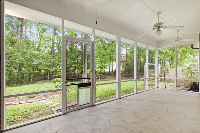 Building Photo - 106 Lazy Springs