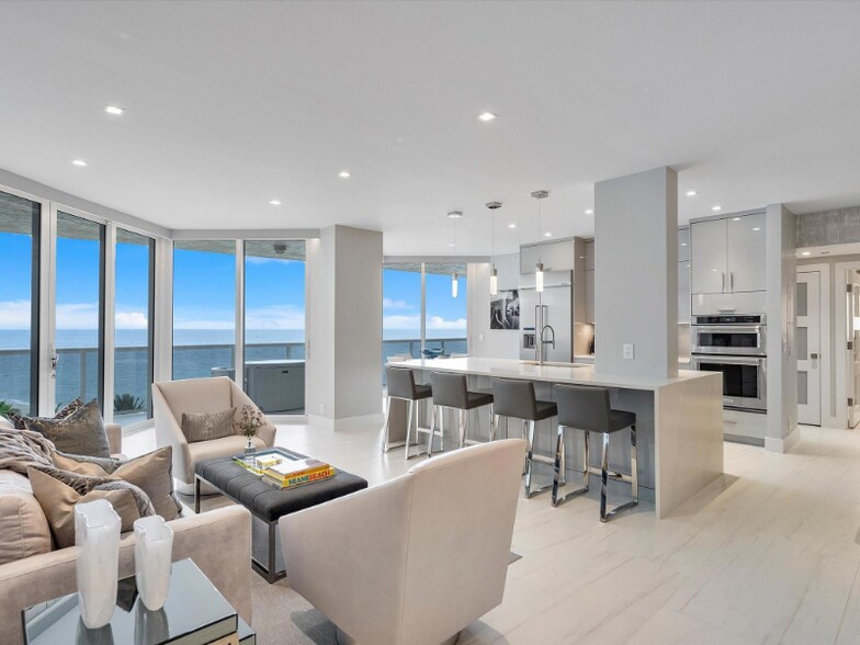 Building Photo - 3200 N Ocean Blvd