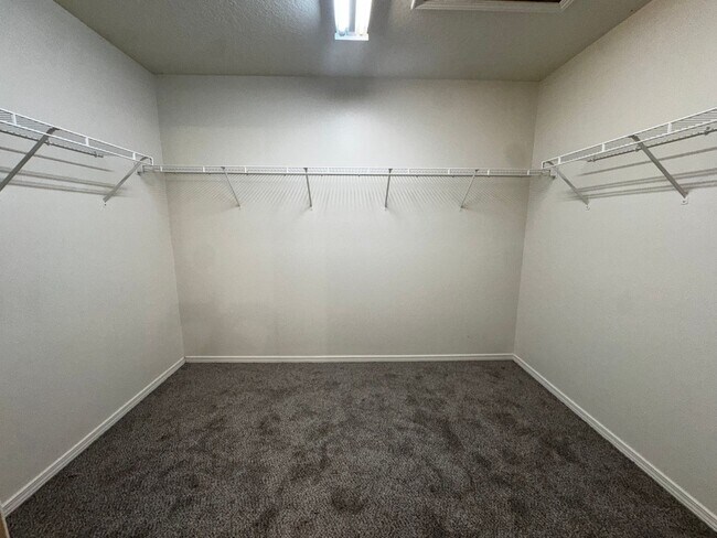 Building Photo - Must see this Beautiful Home.