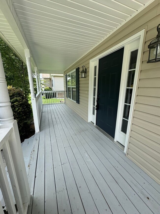 Building Photo - Spacious home in a great Ooltewah neighbor...