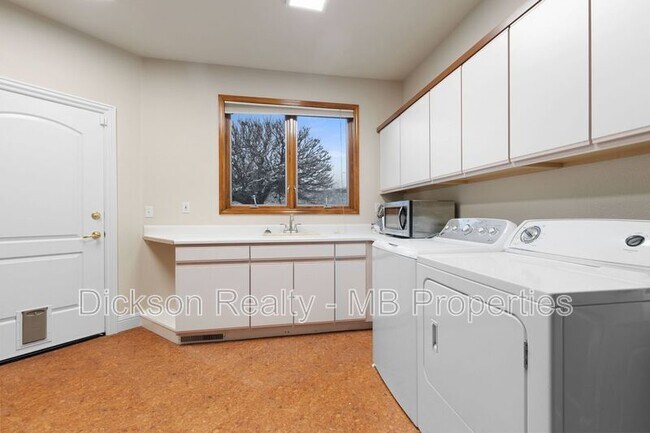 Building Photo - 711 Aspen Trail