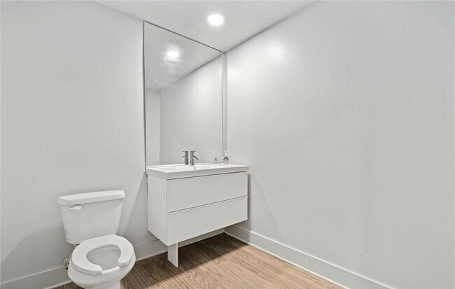 Building Photo - 3655 Old Shell Rd