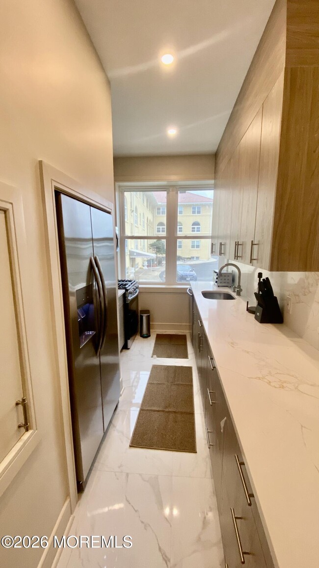 Building Photo - 1 Roseld Ave