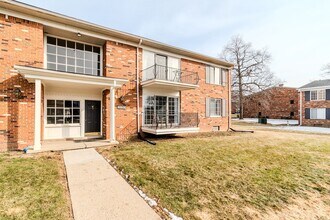 Building Photo - 474 N Fox Hills Dr