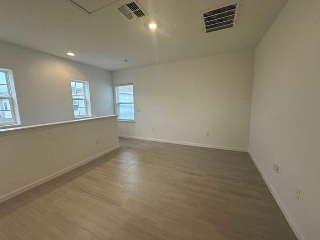Building Photo - For rent - Hamlin - Horizon West 1/1 Power...