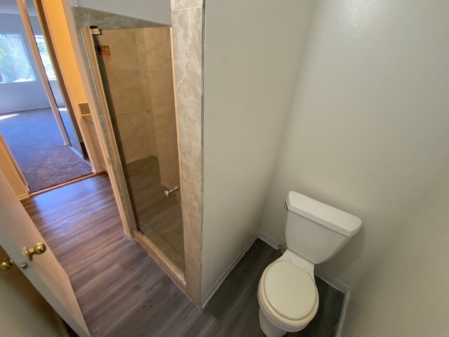 Building Photo - 5460 White Oak Ave