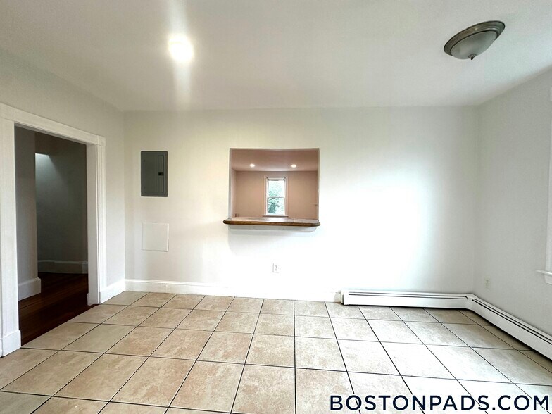Building Photo - 30 Humphreys Pl