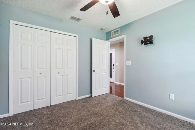 Building Photo - 4619 Pine Lake Dr