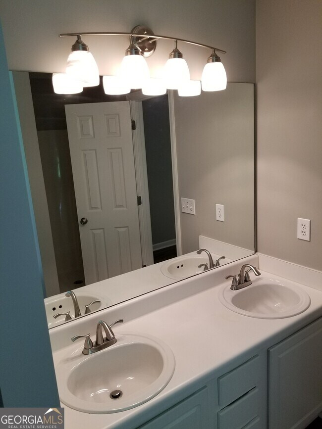 Building Photo - 2720 Dacula Cove Cir