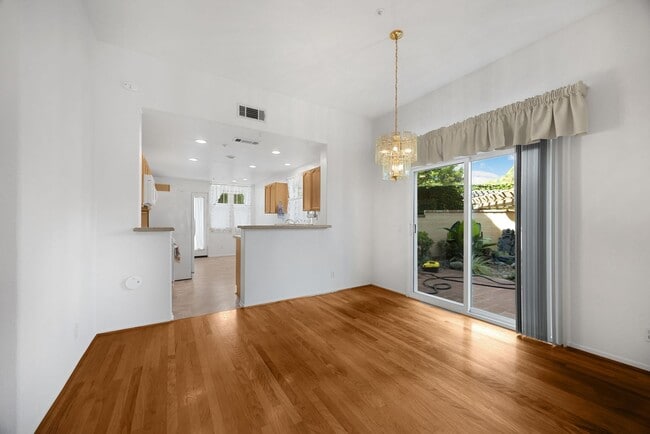 Building Photo - Adorable 2 Story 3 Bed 3 Bath Condo Gated Community