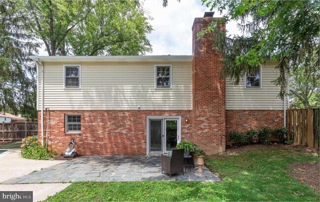 Building Photo - 1606 Mary Ellen Ct