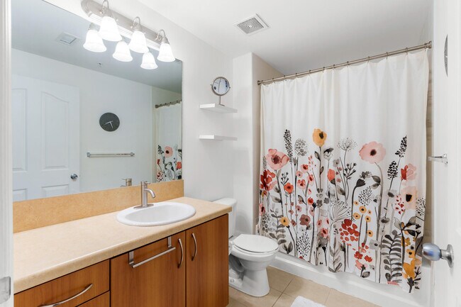 Building Photo - 255 NE 3rd Ave