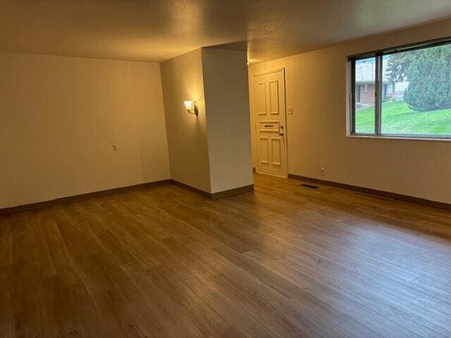 Building Photo - 2122 Orchard Dr