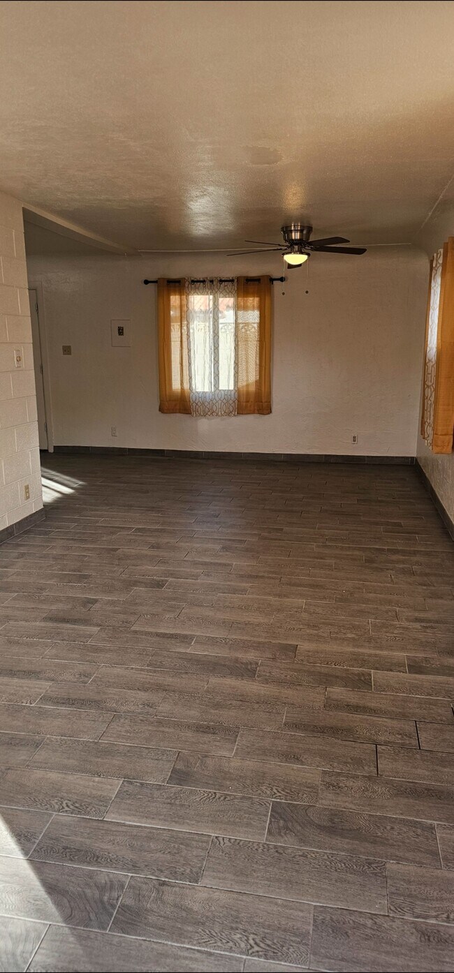 Building Photo - 2138 E Turney Ave