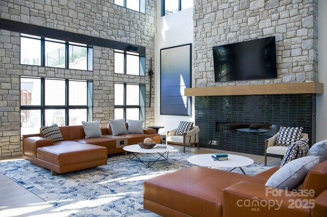 Building Photo - 9132 Senator Royall Dr