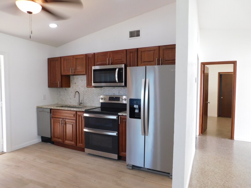 Building Photo - 1811 Highland Ave