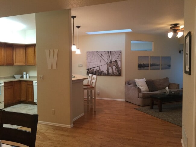 Building Photo - Beautiful Condo in Desirable Saddleback Ridge