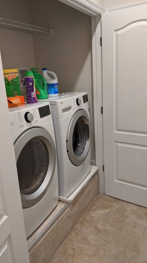 Building Photo - 8203 Hollow Ct