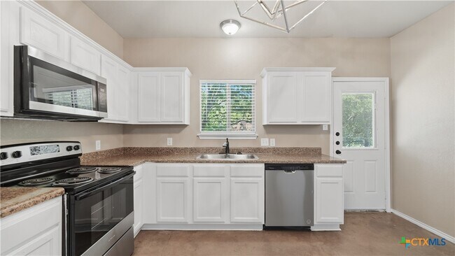 Building Photo - 107 Rosedale Ave