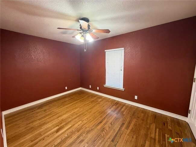 Building Photo - 127 Hillcrest Dr