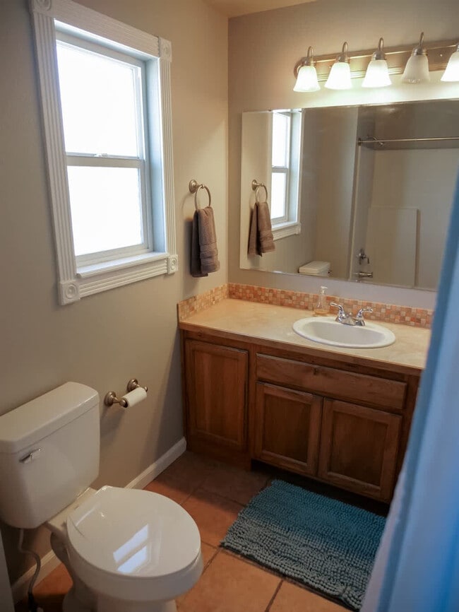 Building Photo - 151 Cub St W