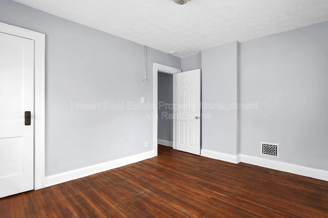 Building Photo - 1026 Ellsworth Ave