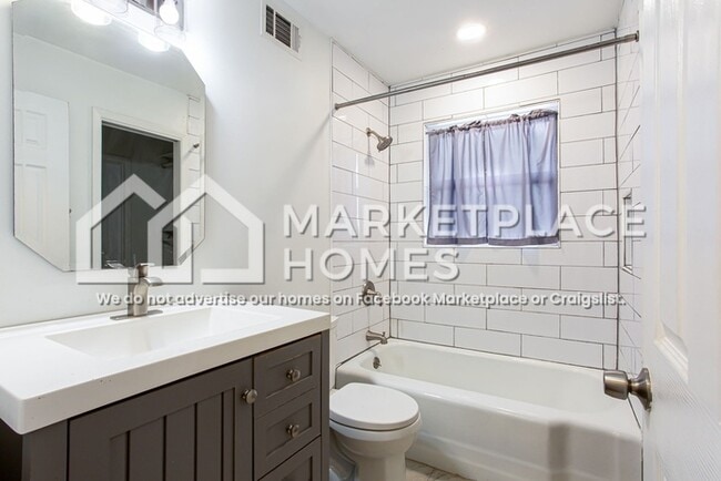 Building Photo - 2795 Pendant Pl