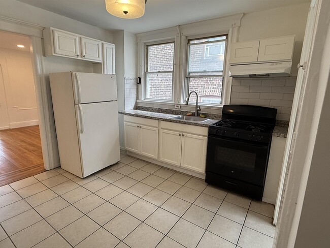 Building Photo - 515 67th St