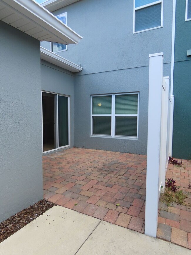 Building Photo - Waterside Point Townhome