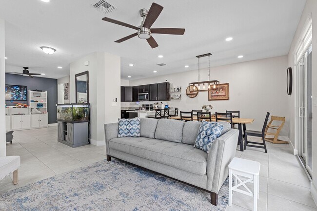 Building Photo - 4945 NW 48th Terrace