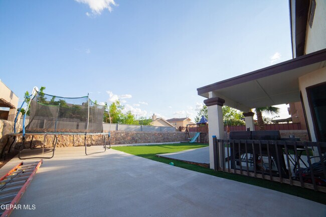 Building Photo - 13260 Emerald Creek Dr