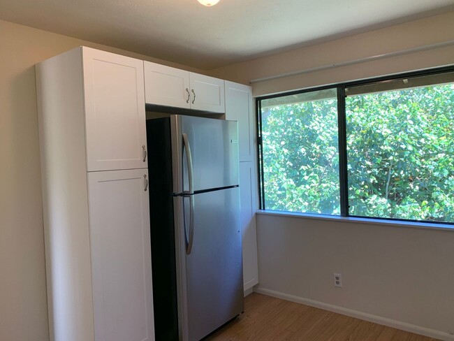 Building Photo - LS011. 219 W Waiko Rd #F Duplex Left