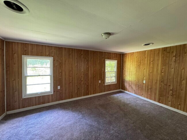 Building Photo - 2646 Revere St