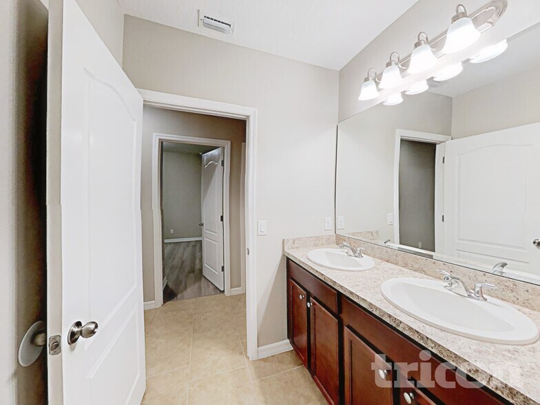 Building Photo - 4784 Marcos Cir