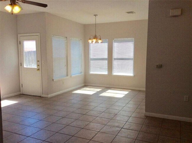 Building Photo - 1814 Ulit Ave