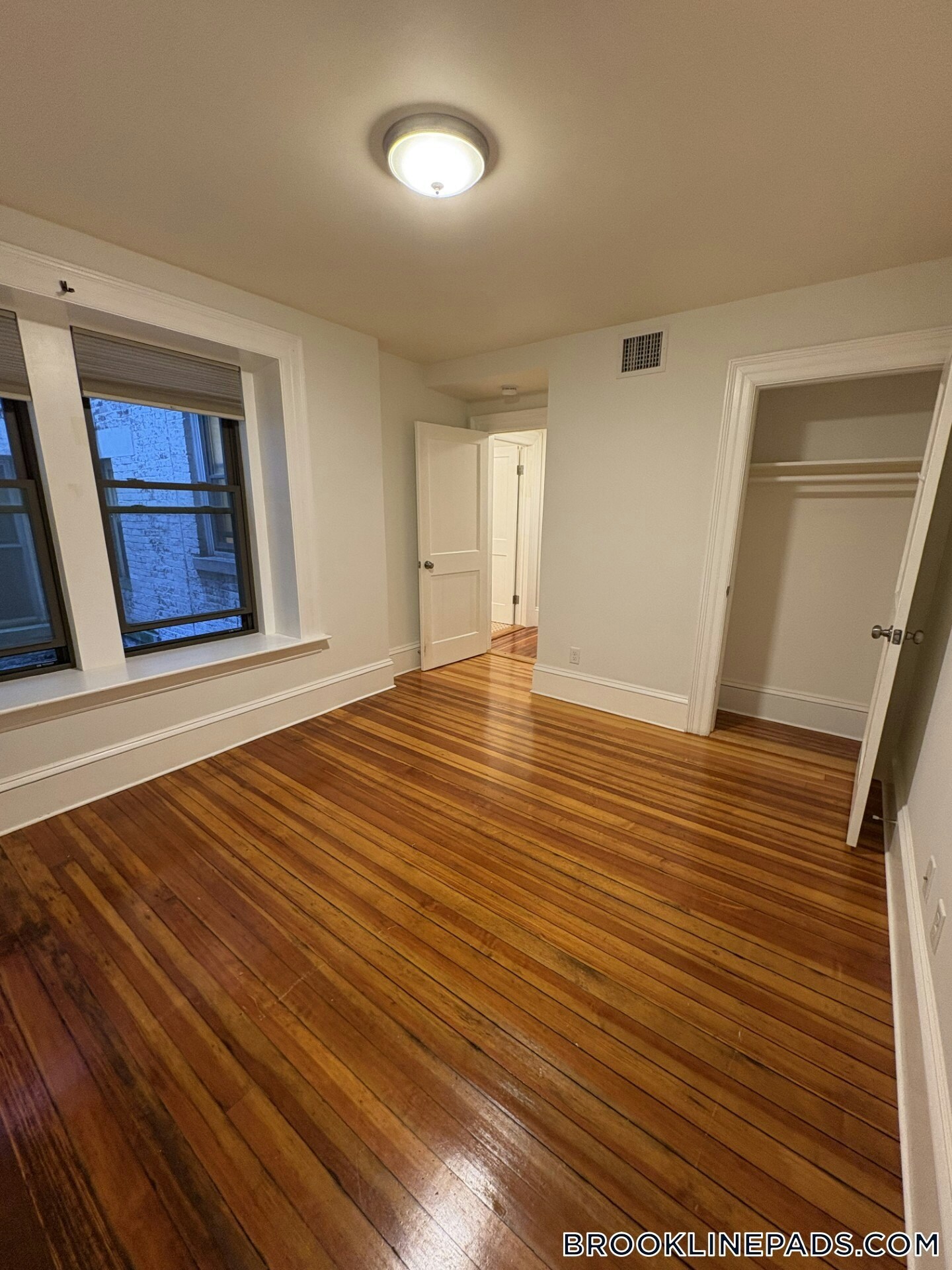 Building Photo - 1463 Beacon St
