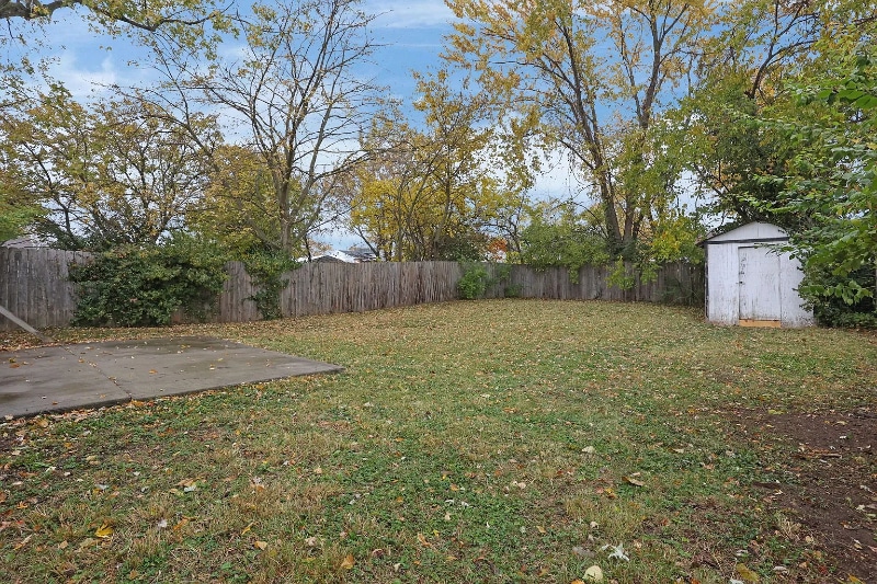 Building Photo - 2464 Queenswood Dr