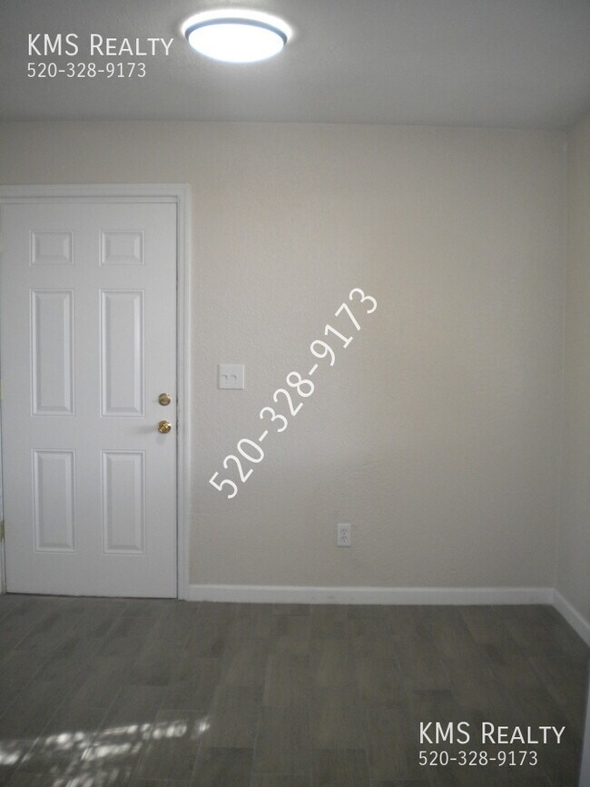 Building Photo - 3636 S Marvin Pl