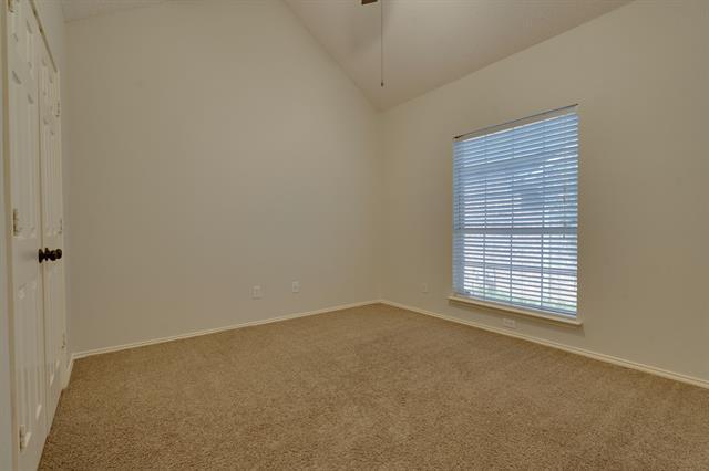 Building Photo - 2320 Suntree Ln