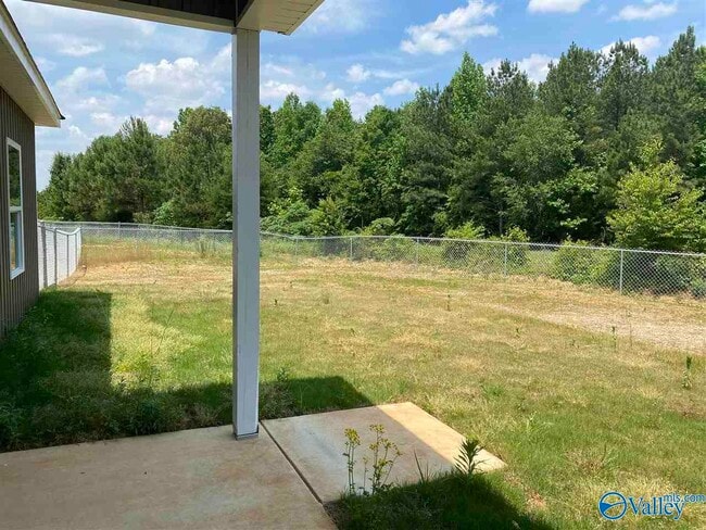 Building Photo - 223 Fern Bank Dr