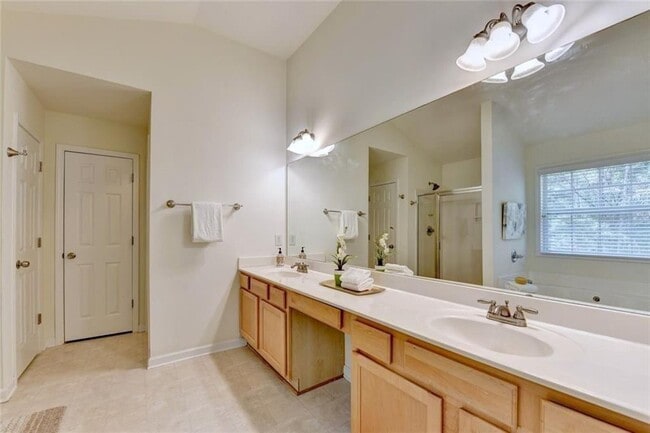 Building Photo - 335 Pintail Ct