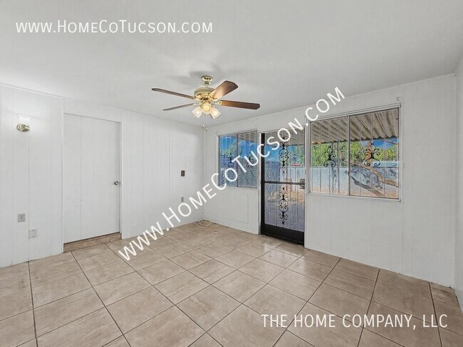 Building Photo - 1319 E Louisiana Dr