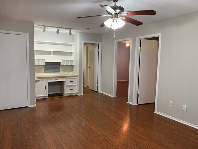 Building Photo - 2 Goldthread Ct
