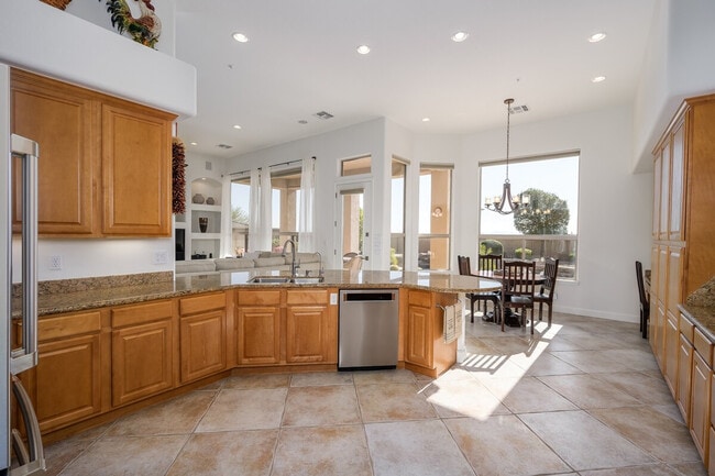 Building Photo - 14705 Canyon Dr