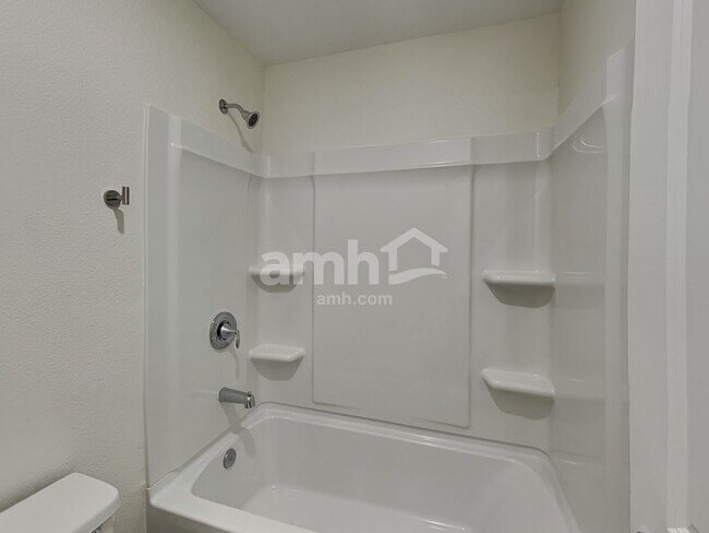 Building Photo - 3014 Rolling Acrs Rd