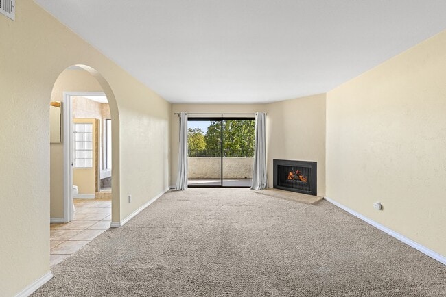 Building Photo - Beautiful 2Br / 2.5Ba Townhome In La Costa!! Call For Showing! 3D Tour Available!