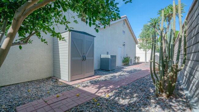 Building Photo - 49142 Barrymore St