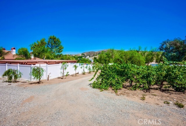 Building Photo - 39555 Ave Bonita