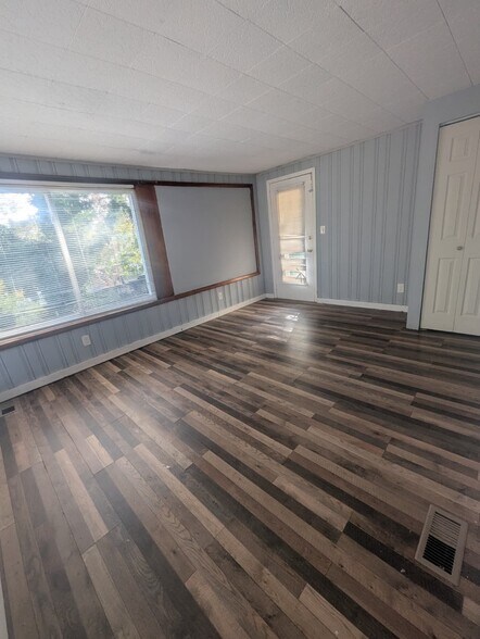 Building Photo - 247 Fairmont Ave