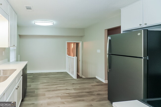 Building Photo - 646 Kilkenny Cir